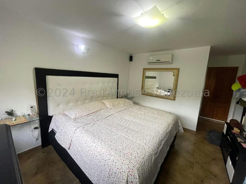 Apartamento (1 Nivel) en Alquiler en Colinas de La Tahona, Distrito Metropolitano - 24