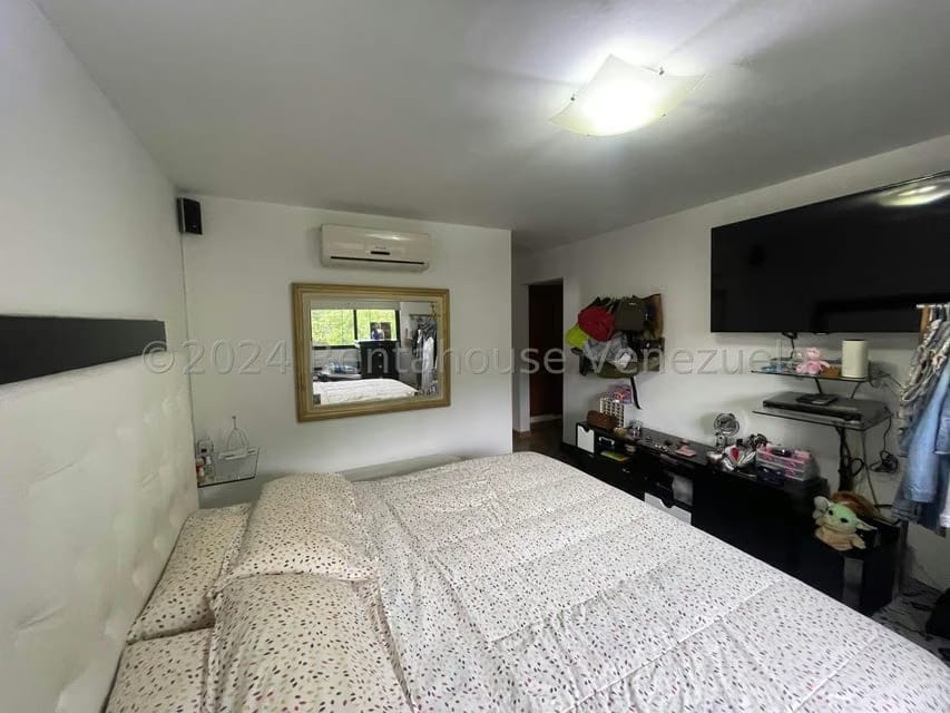 Apartamento (1 Nivel) en Alquiler en Colinas de La Tahona, Distrito Metropolitano - 25