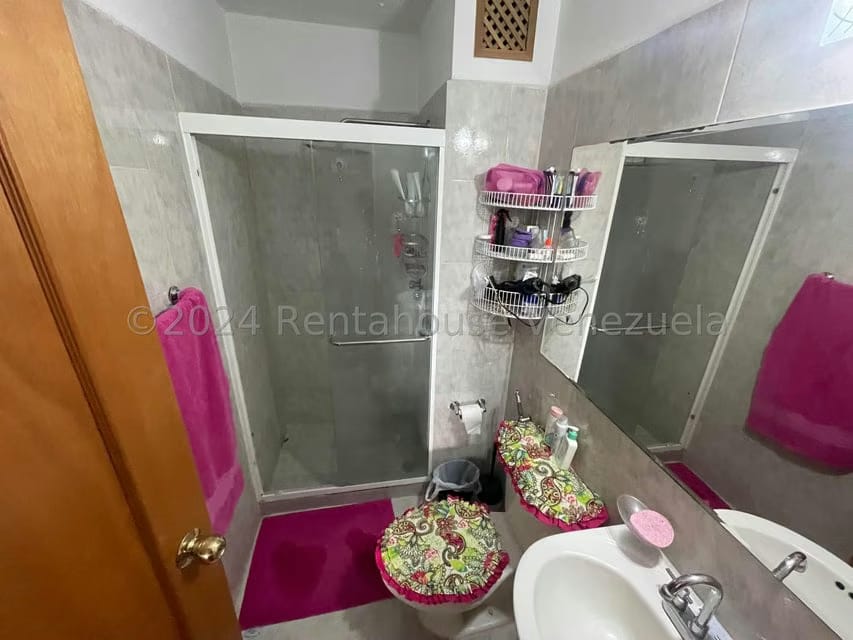 Apartamento (1 Nivel) en Alquiler en Colinas de La Tahona, Distrito Metropolitano - 29