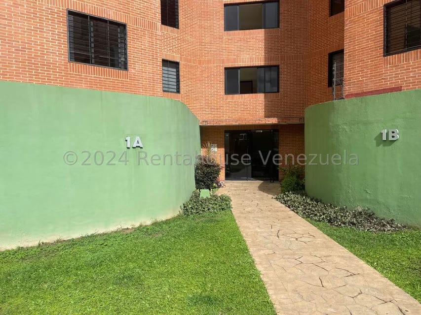 Apartamento (1 Nivel) en Alquiler en Colinas de La Tahona, Distrito Metropolitano - 5