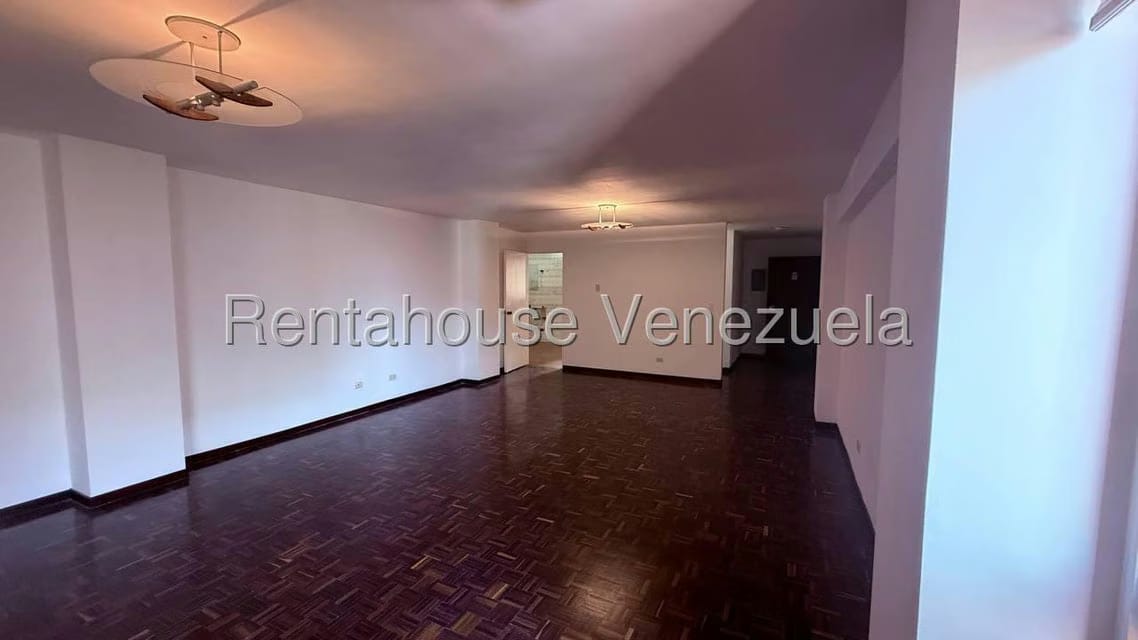Apartamento (1 Nivel) en Venta en Los Naranjos del Cafetal, Distrito Metropolitano - 5