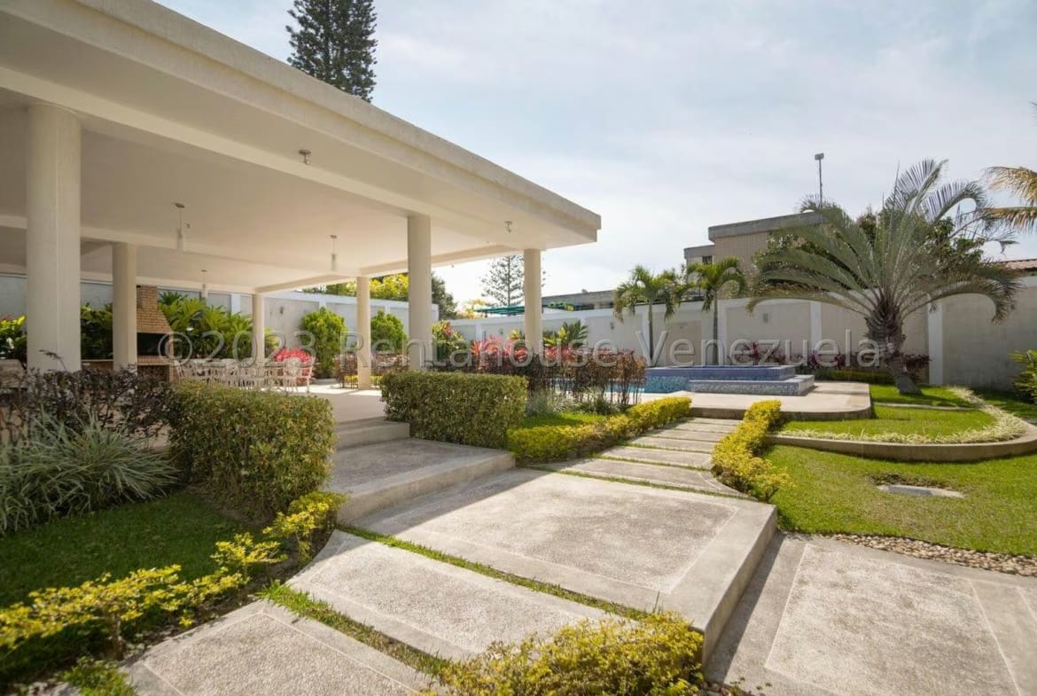 CASA EN VENTA-SELENE MARIN NOBREGA- MLS#23-24854 - 3