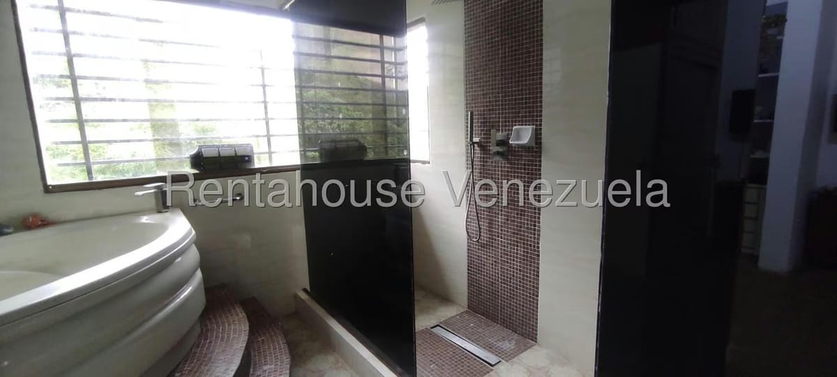 Casa (Duplex) en Venta en Los Anaucos, Miranda - 28