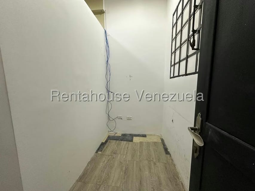 Comercial (Local Comercial) en Alquiler en Bello Campo, Distrito Metropolitano - 16