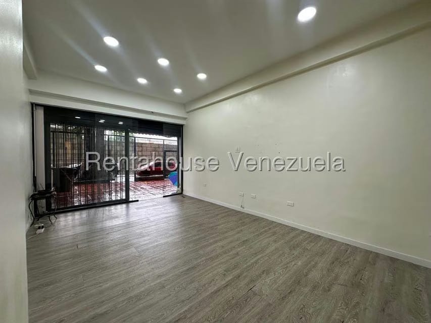 Comercial (Local Comercial) en Alquiler en Bello Campo, Distrito Metropolitano - 21