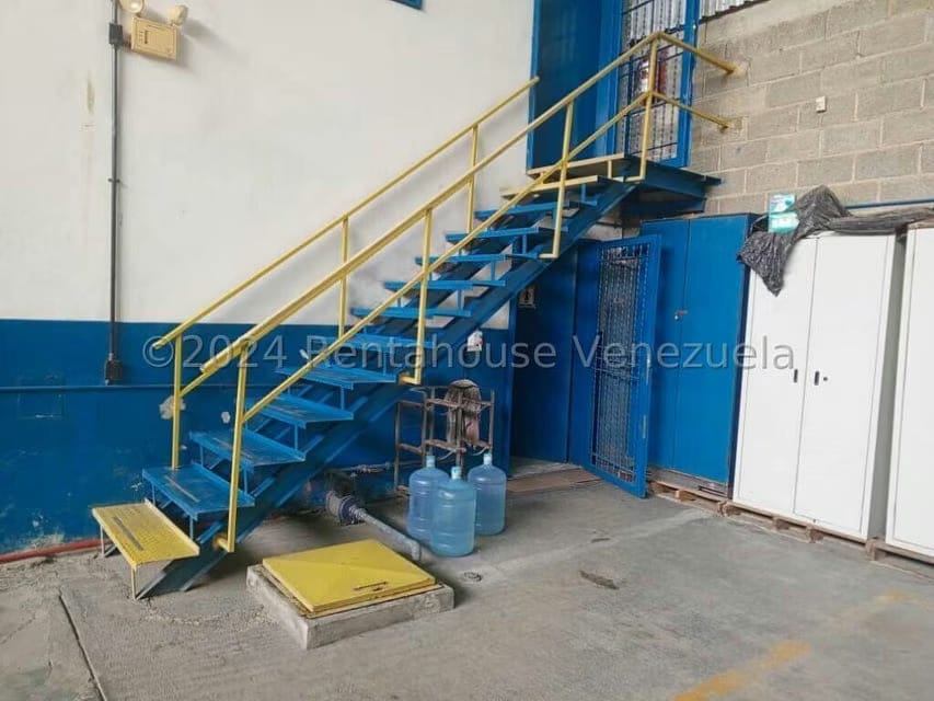 Comercial (Galpon - Deposito) en Venta en Terrinca, Miranda - 28