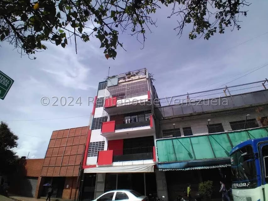 Comercial (Local Comercial) en Venta en Parroquia Catedral, Lara - 23