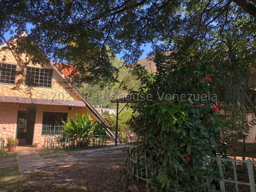 Casa (Duplex) en Venta en Las Morochas I, Carabobo - 2