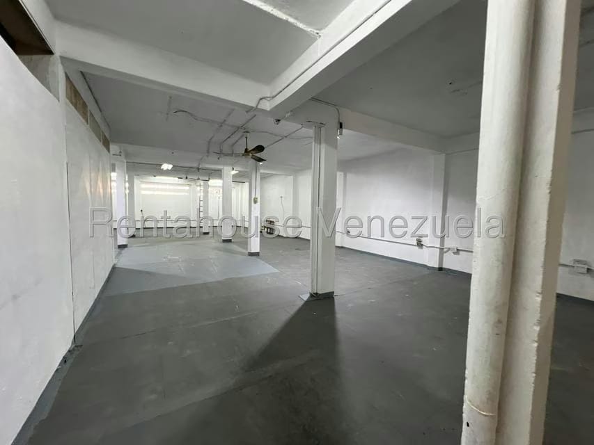 Comercial (Local Comercial) en Alquiler en Catia, Distrito Metropolitano - 11