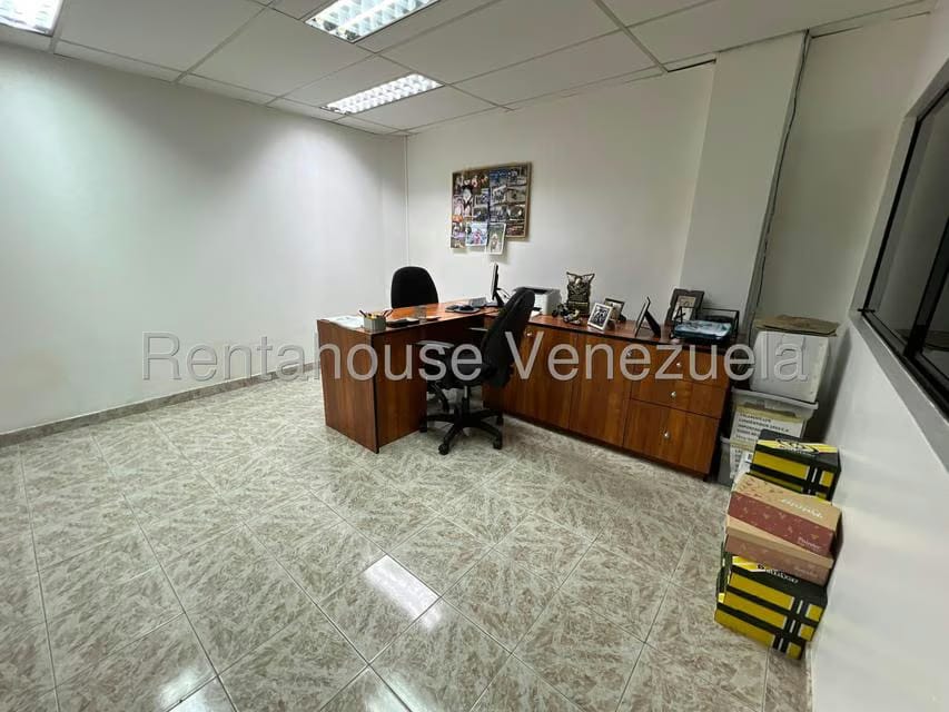 Comercial (Local Comercial) en Alquiler en Catia, Distrito Metropolitano - 4