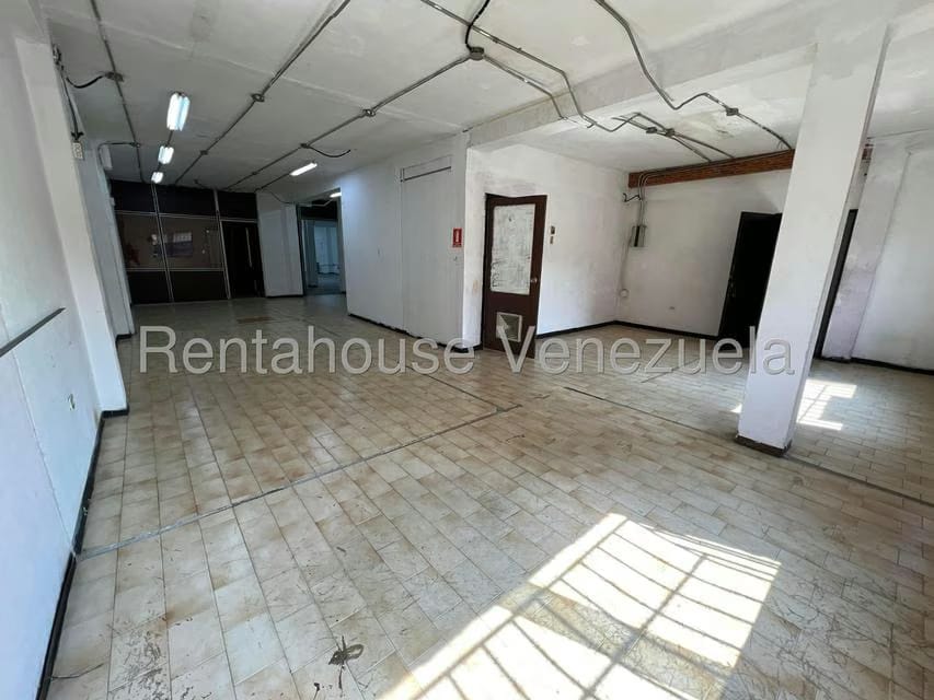 Comercial (Local Comercial) en Alquiler en Catia, Distrito Metropolitano - 9