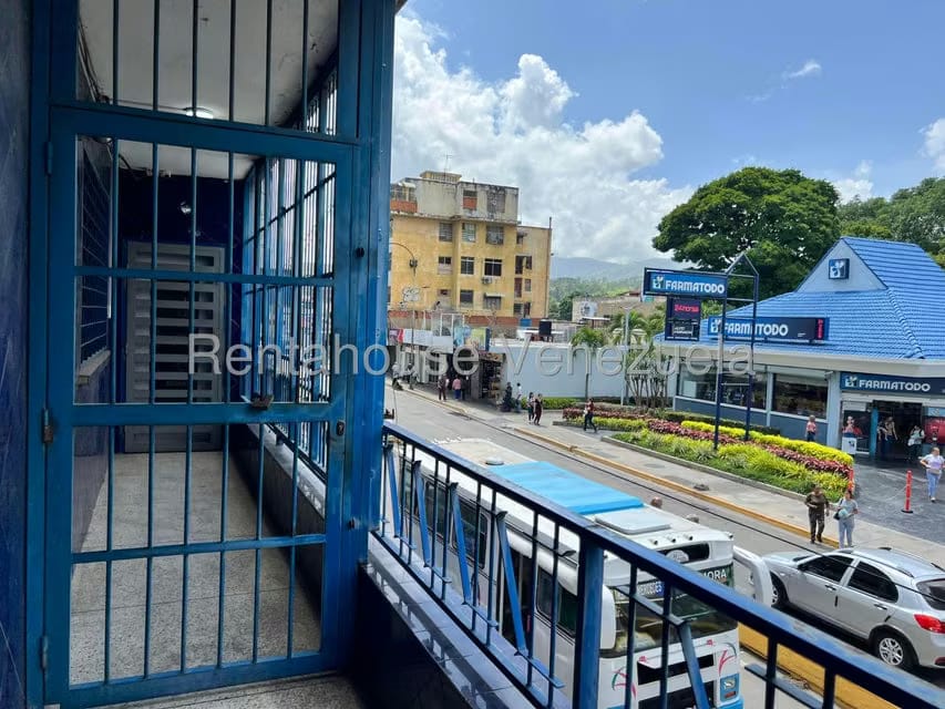 Comercial (Oficina) en Venta en Avenida Loreto, Aragua - 3