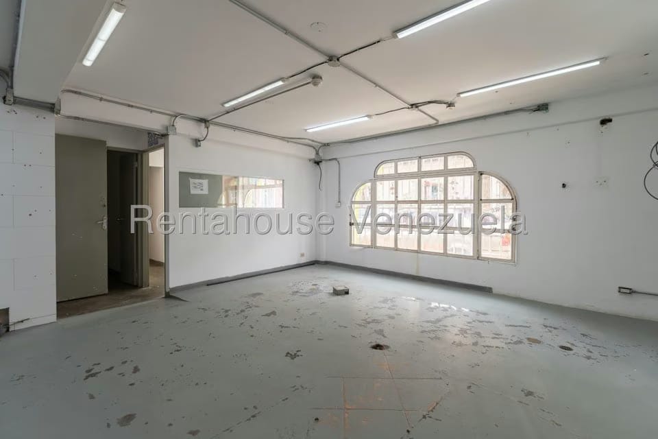 Comercial (Local Comercial) en Alquiler en El Hatillo, Distrito Metropolitano - 32