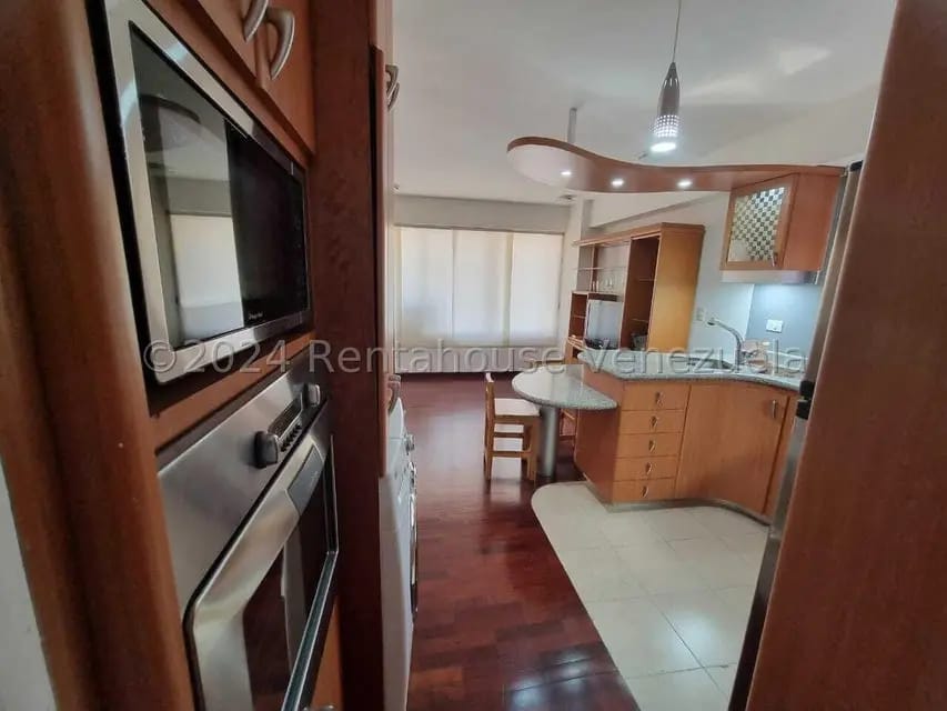 Apartamento (1 Nivel) en Alquiler en La Campiña, Distrito Metropolitano - 2