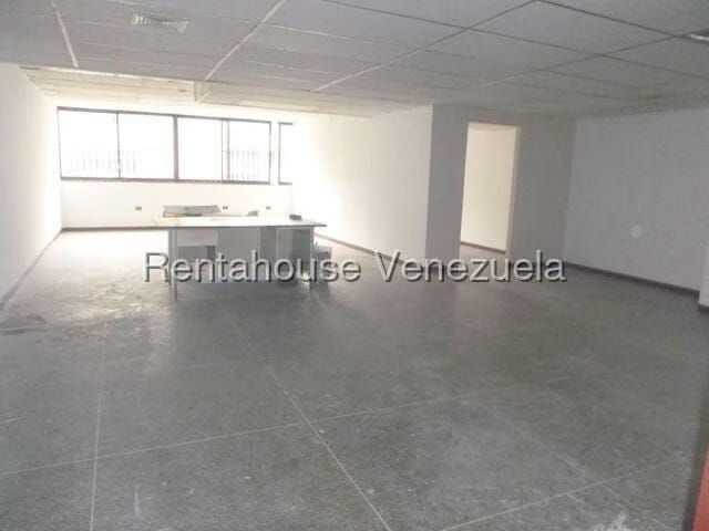 Comercial (Oficina) en Alquiler en La Urbina, Distrito Metropolitano - 10