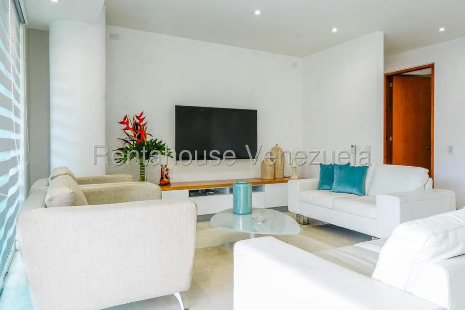 Apartamento (1 Nivel) en Venta en Campo Alegre, Distrito Metropolitano - 2