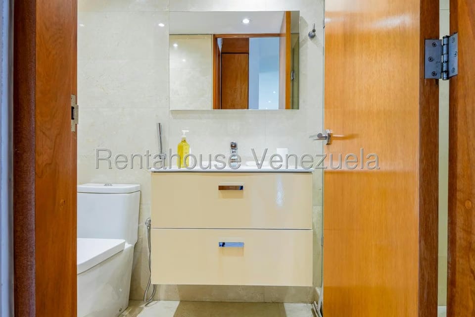 Apartamento (1 Nivel) en Venta en Campo Alegre, Distrito Metropolitano - 30