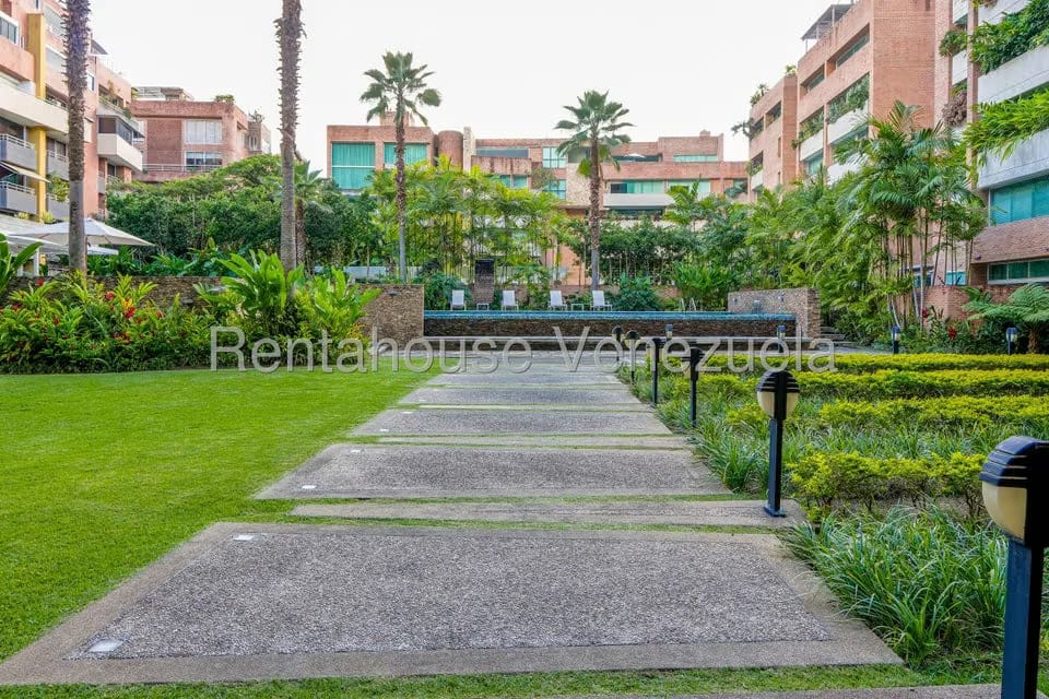 Apartamento (1 Nivel) en Venta en Campo Alegre, Distrito Metropolitano - 32