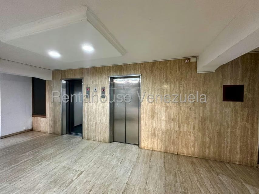 Apartamento (1 Nivel) en Venta en La Bonita, Distrito Metropolitano - 2