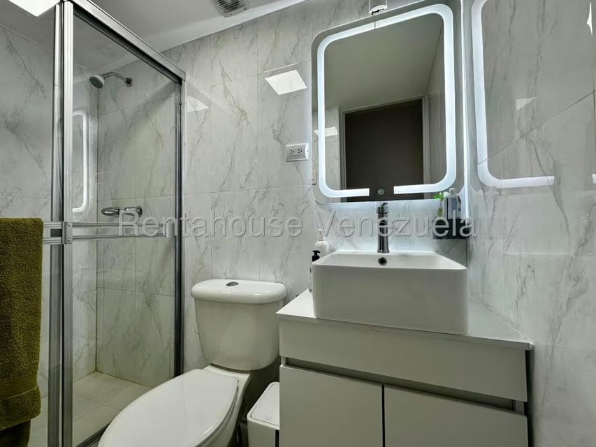 Apartamento (1 Nivel) en Venta en La Bonita, Distrito Metropolitano - 28