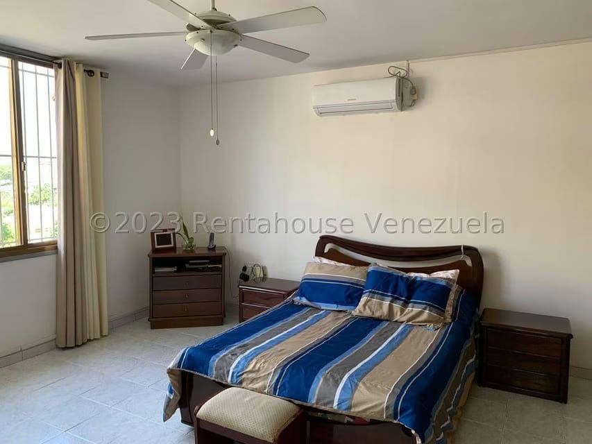 Casa (Duplex) en Venta en El Marques, Distrito Metropolitano - 17