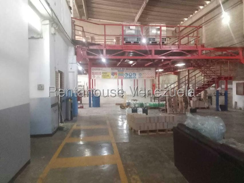 Comercial (Galpon - Deposito) en Venta en Sector Industrial Cloris, Miranda - 12