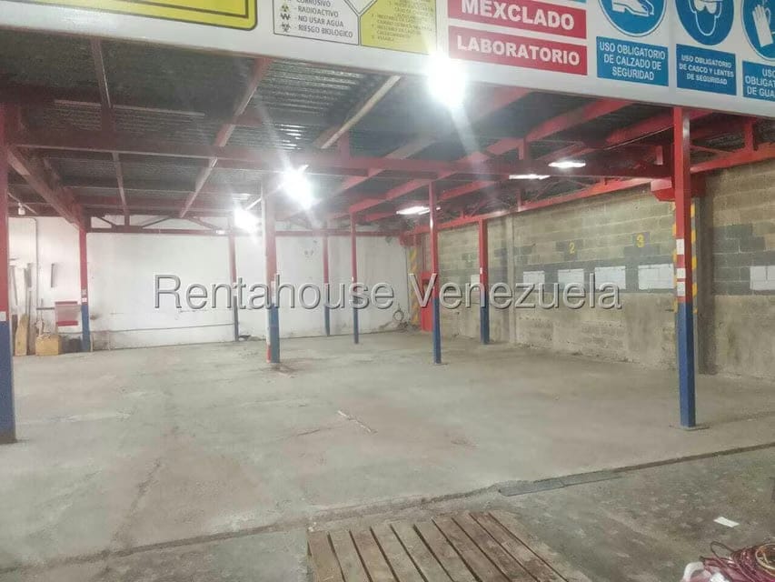 Comercial (Galpon - Deposito) en Venta en Sector Industrial Cloris, Miranda - 13