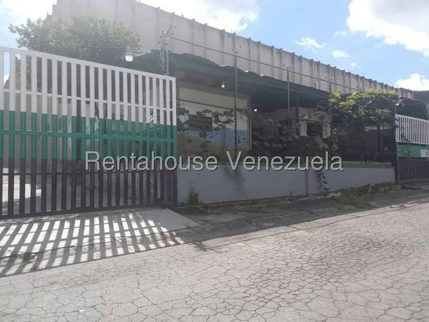 Comercial (Galpon - Deposito) en Venta en Sector Industrial Cloris, Miranda - 3