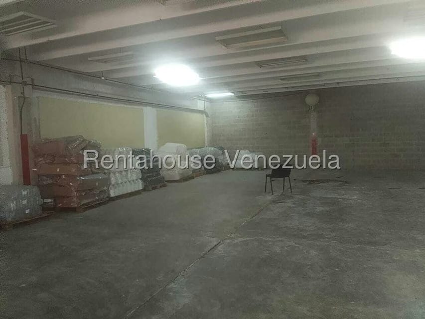 Comercial (Galpon - Deposito) en Venta en Sector Industrial Cloris, Miranda - 24
