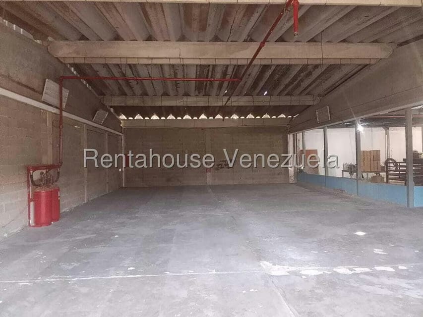 Comercial (Galpon - Deposito) en Venta en Sector Industrial Cloris, Miranda - 28