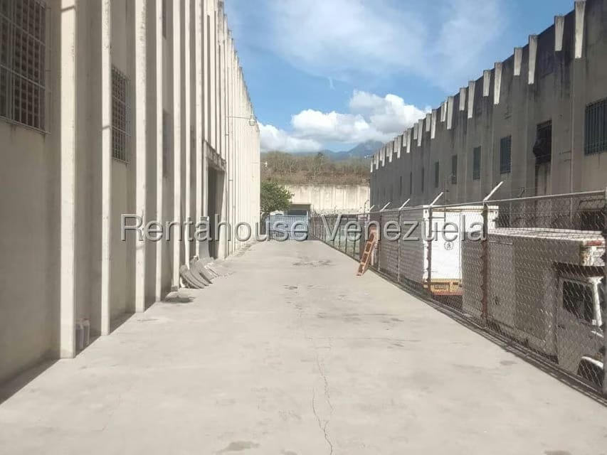 Comercial (Galpon - Deposito) en Venta en Sector Industrial Cloris, Miranda - 4