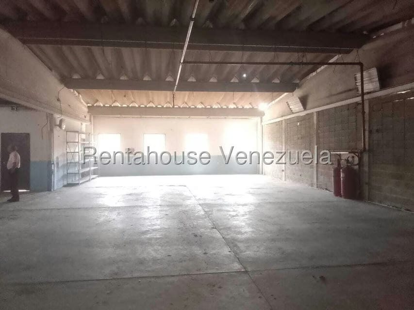 Comercial (Galpon - Deposito) en Venta en Sector Industrial Cloris, Miranda - 32