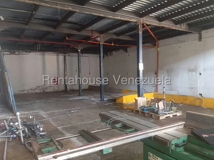 Comercial (Galpon - Deposito) en Venta en Sector Industrial Cloris, Miranda - 35