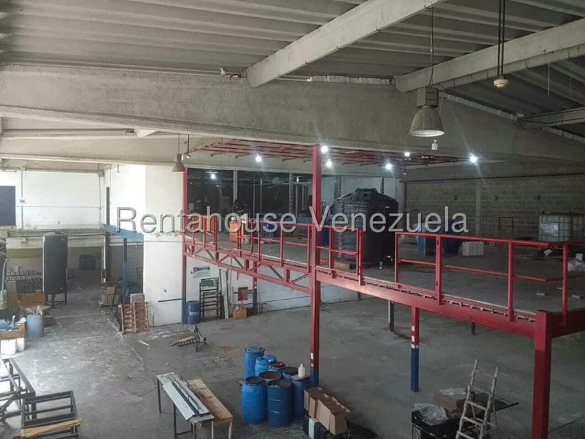 Comercial (Galpon - Deposito) en Venta en Sector Industrial Cloris, Miranda - 40