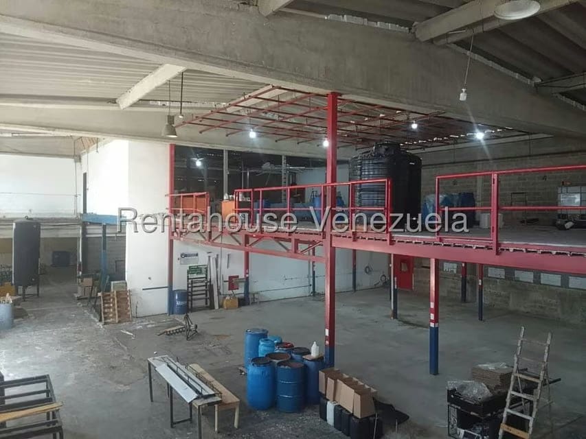 Comercial (Galpon - Deposito) en Venta en Sector Industrial Cloris, Miranda - 41