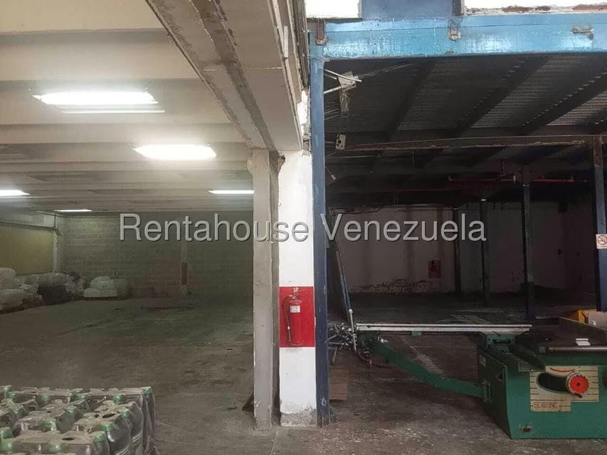 Comercial (Galpon - Deposito) en Venta en Sector Industrial Cloris, Miranda - 43
