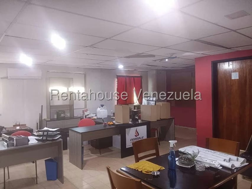 Comercial (Galpon - Deposito) en Venta en Sector Industrial Cloris, Miranda - 46
