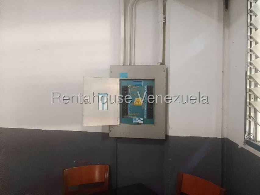 Comercial (Galpon - Deposito) en Venta en Sector Industrial Cloris, Miranda - 49