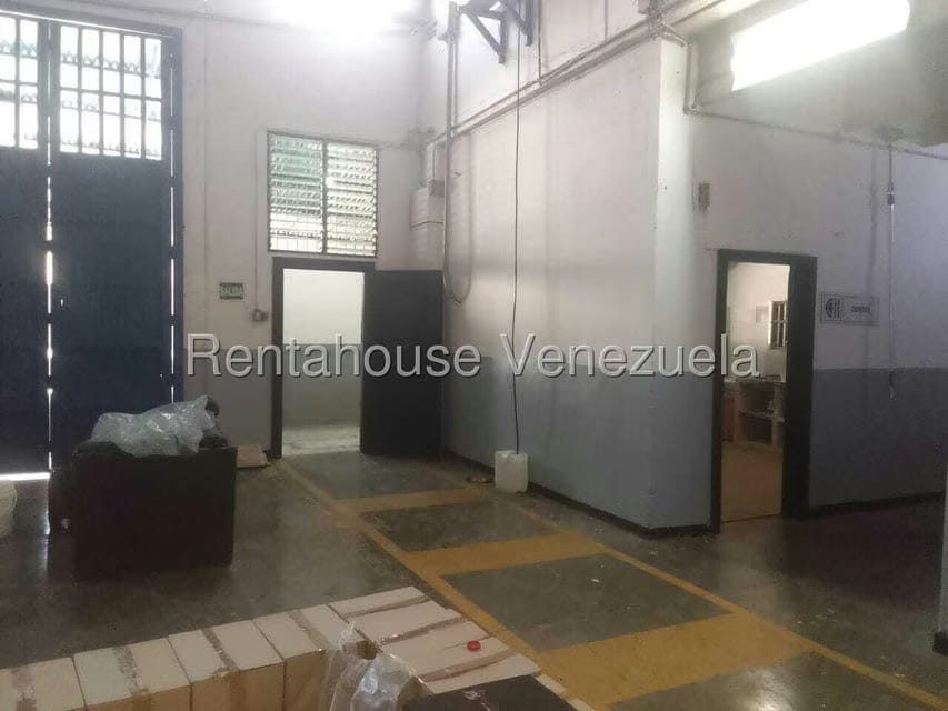 Comercial (Galpon - Deposito) en Venta en Sector Industrial Cloris, Miranda - 54