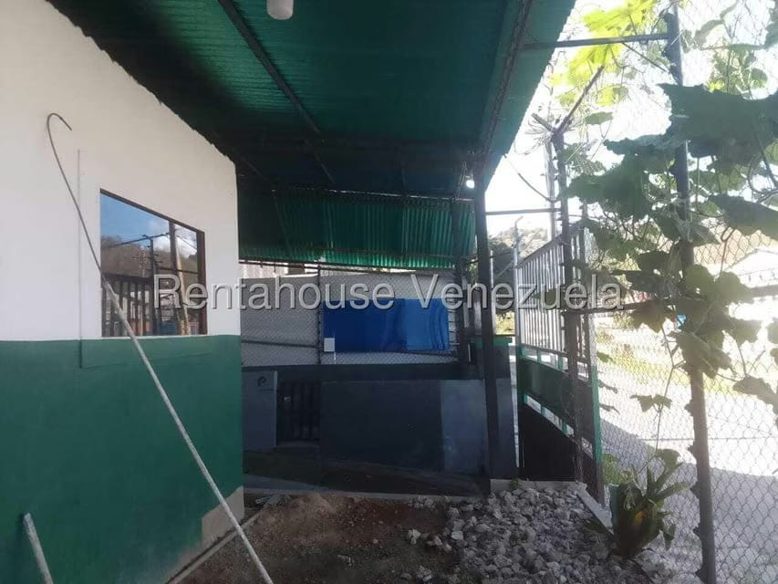 Comercial (Galpon - Deposito) en Venta en Sector Industrial Cloris, Miranda - 56
