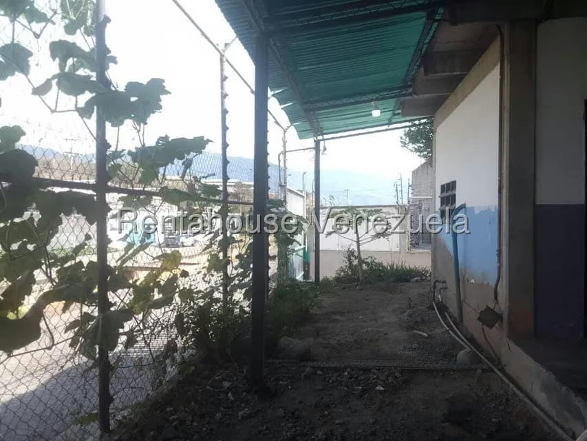 Comercial (Galpon - Deposito) en Venta en Sector Industrial Cloris, Miranda - 60
