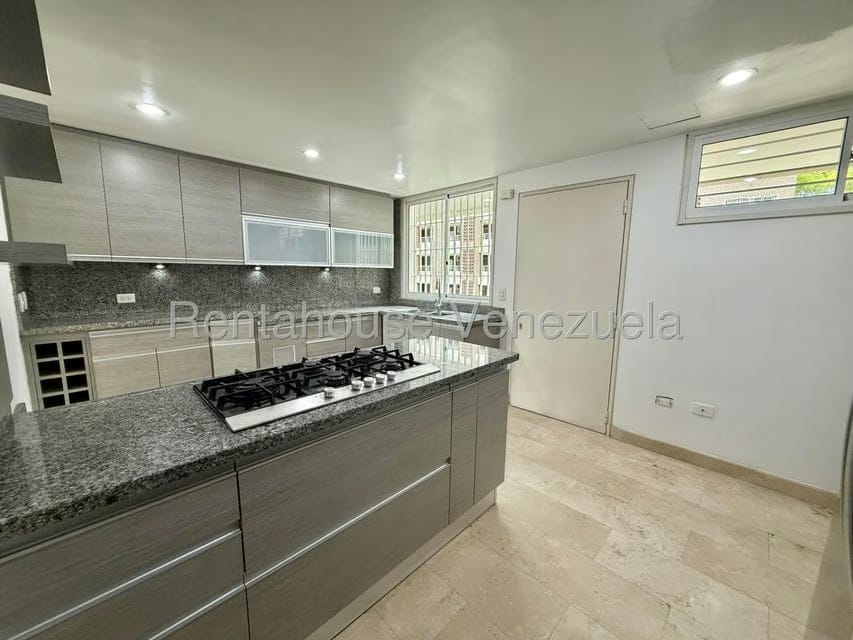 Apartamento (1 Nivel) en Alquiler en Escampadero, Distrito Metropolitano - 12