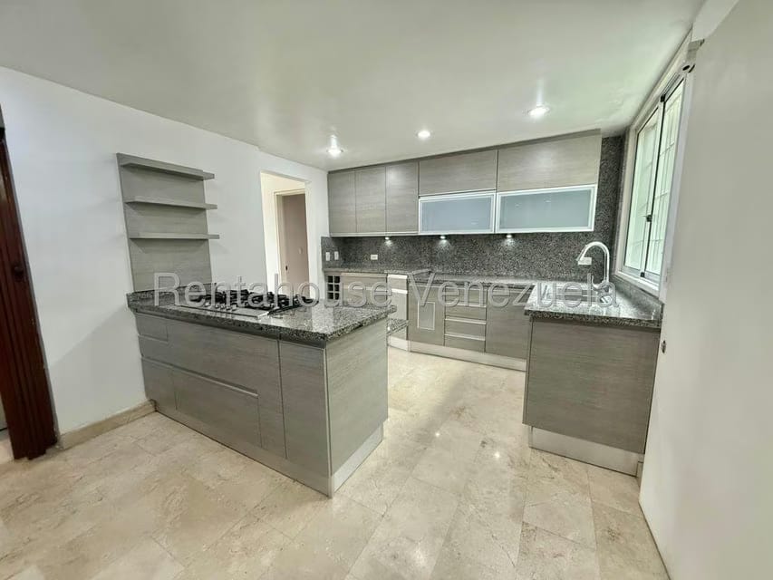 Apartamento (1 Nivel) en Alquiler en Escampadero, Distrito Metropolitano - 13