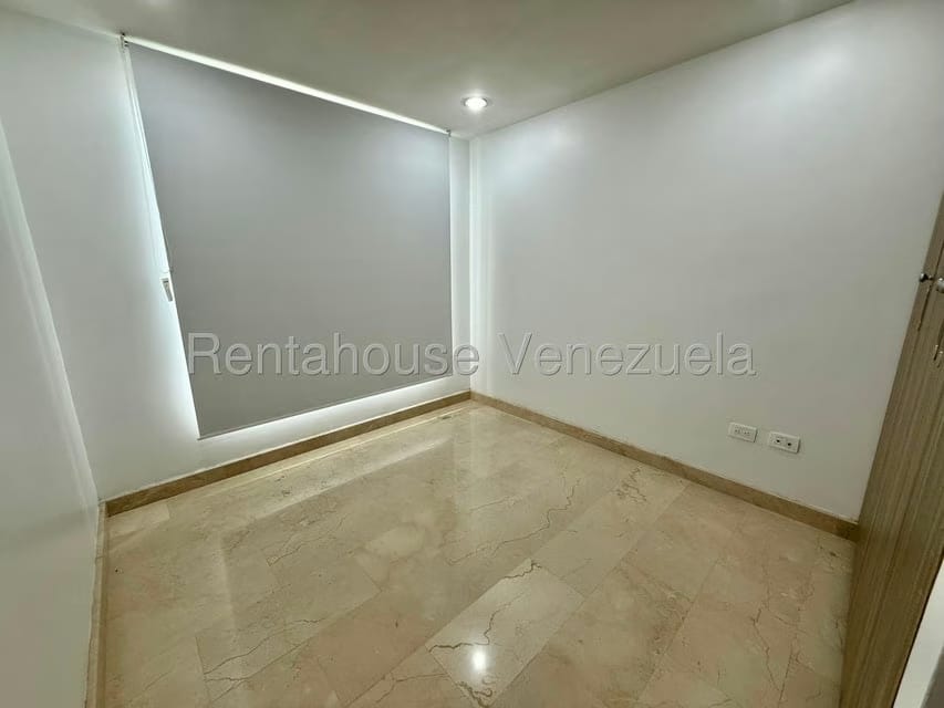 Apartamento (1 Nivel) en Alquiler en Escampadero, Distrito Metropolitano - 16