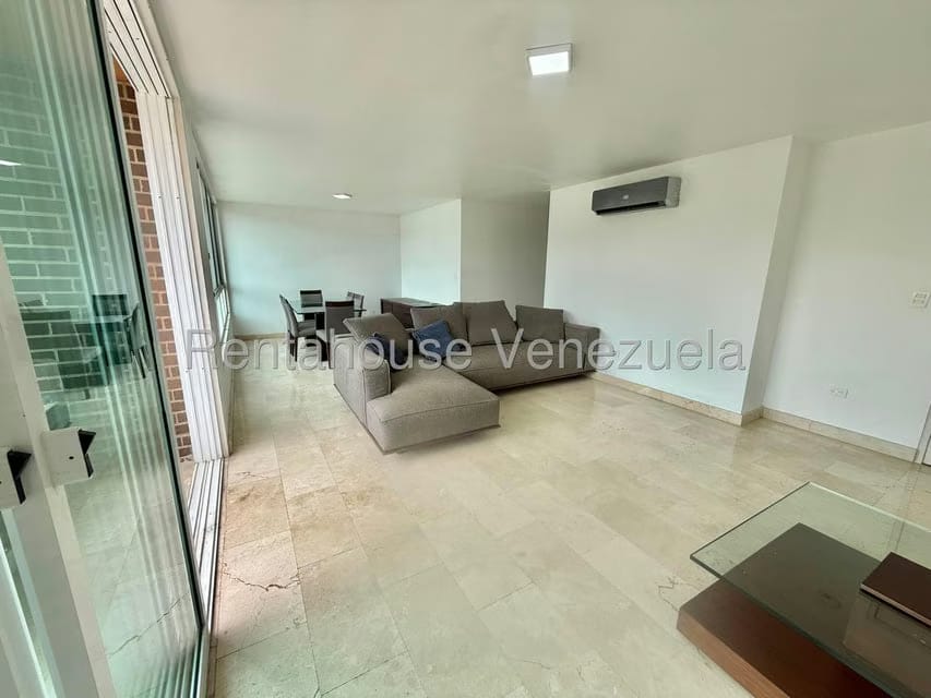 Apartamento (1 Nivel) en Alquiler en Escampadero, Distrito Metropolitano - 3