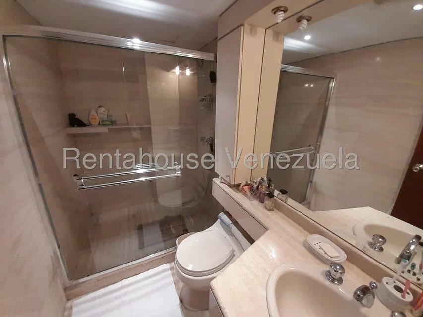 Apartamento (Duplex) en Venta en Lomas de La Lagunita, Distrito Metropolitano - 23