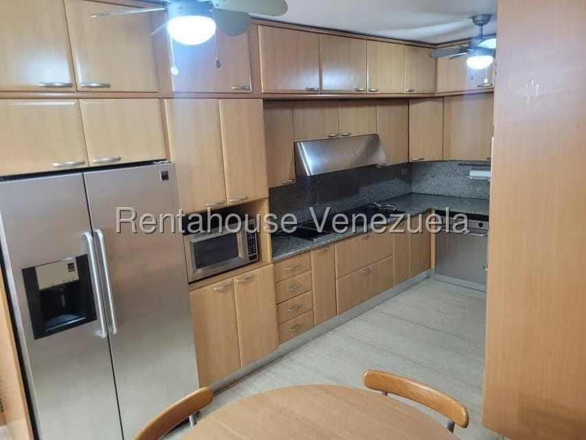 Apartamento (1 Nivel) en Alquiler en Campo Alegre, Distrito Metropolitano - 12