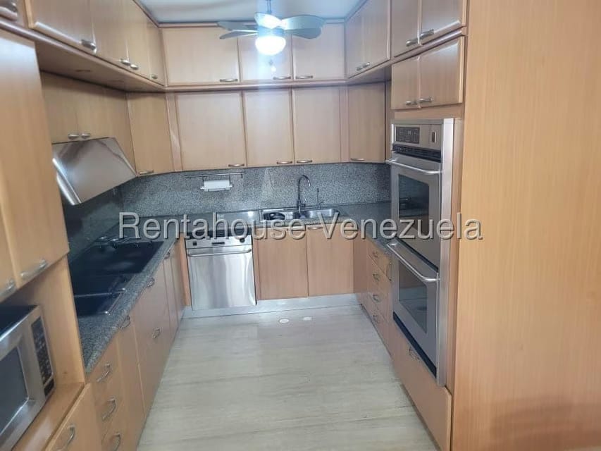 Apartamento (1 Nivel) en Alquiler en Campo Alegre, Distrito Metropolitano - 13