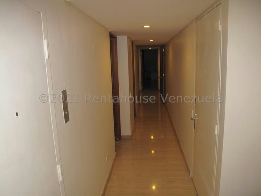 Apartamento (1 Nivel) en Alquiler en Campo Alegre, Distrito Metropolitano - 17