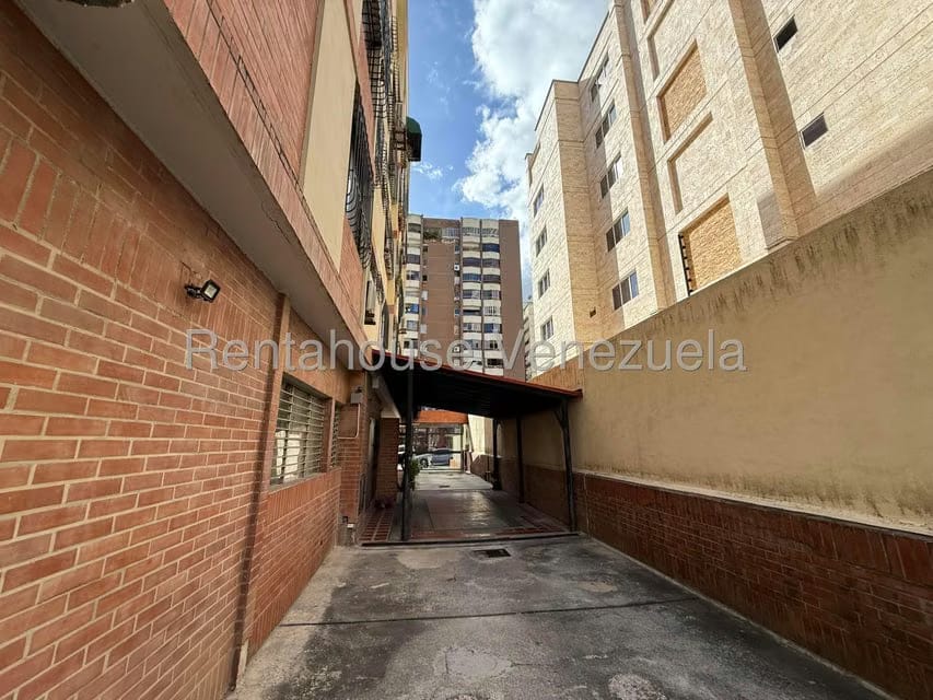 Apartamento (1 Nivel) en Alquiler en Los Palos Grandes, Distrito Metropolitano